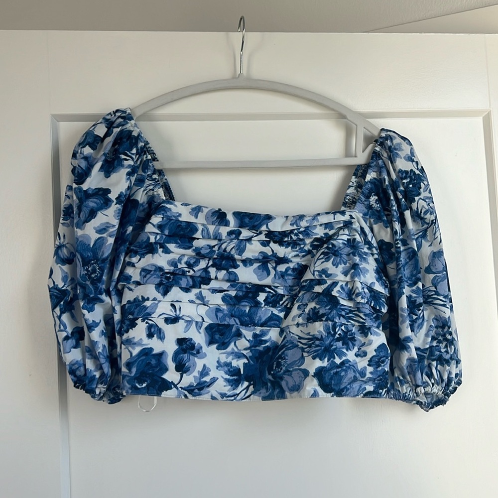 Blue floral cropped top A&F